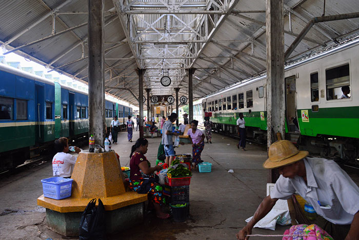 Train Yangon to Bagan