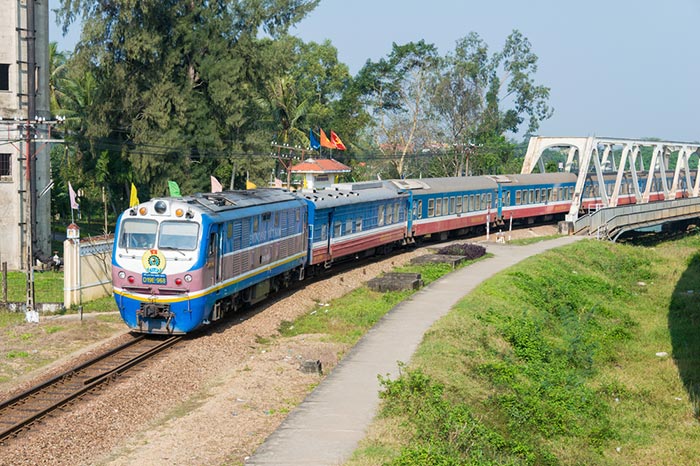 Train Hanoi to Hue