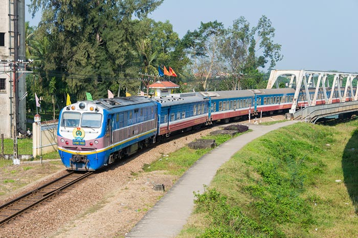 Train from Da Nang to Hue