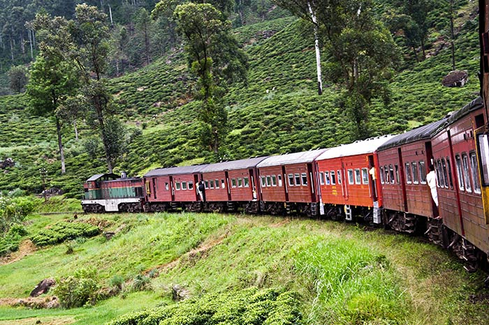 colombo-to-kandy-go-by-taxi-or-train-2022